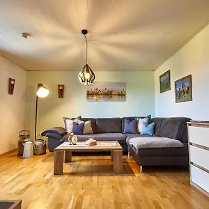 Apartment The Old, Edling